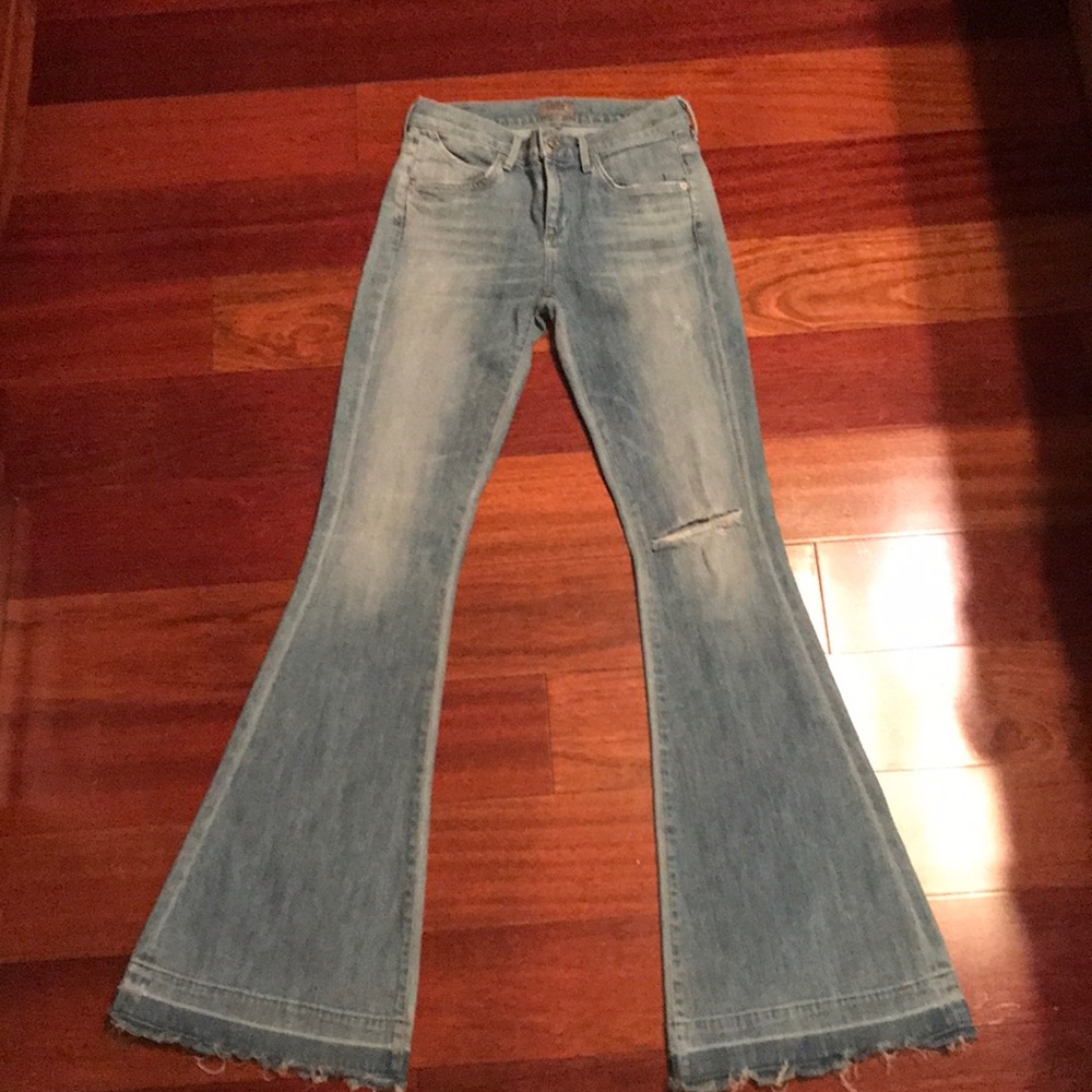 High waisted wide legged jeans